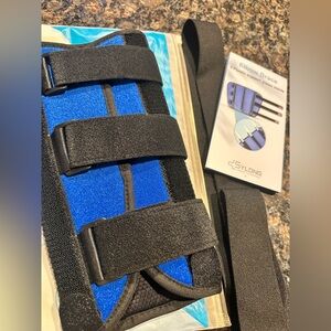 Syslong Health Tech Blue and Black Elbow Brace, Brand New